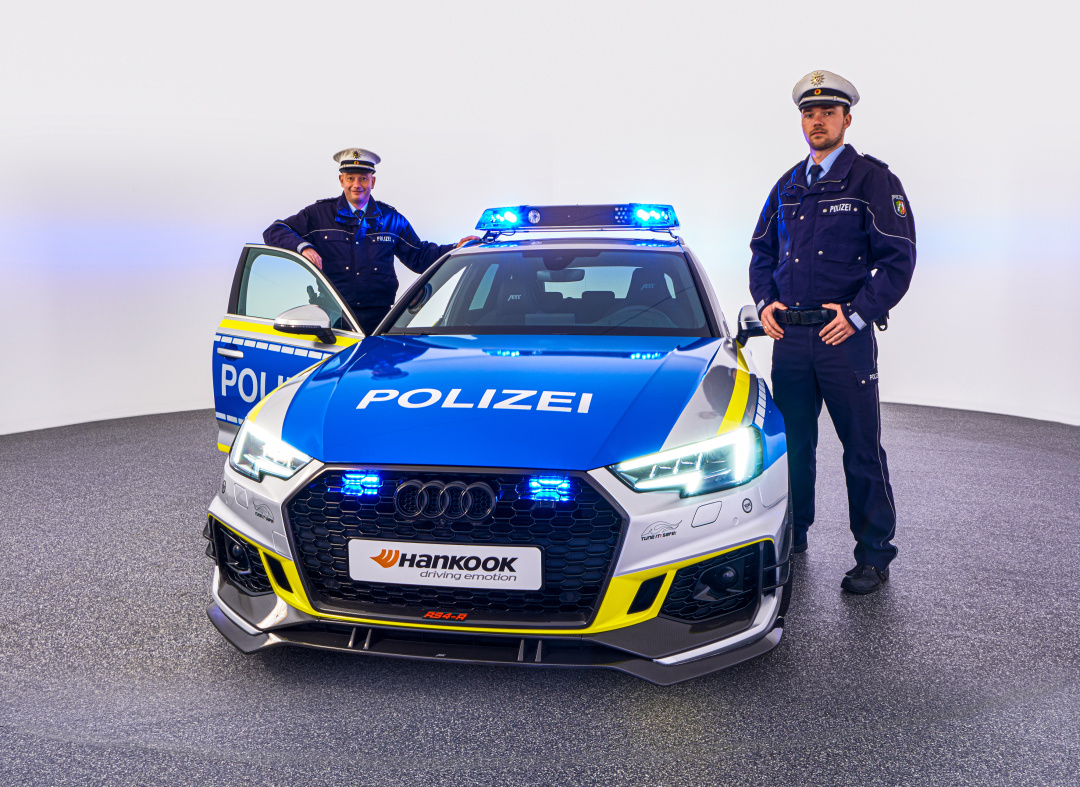 SMALL_ABT_RS4-R_police_Tune_it_Safe_20